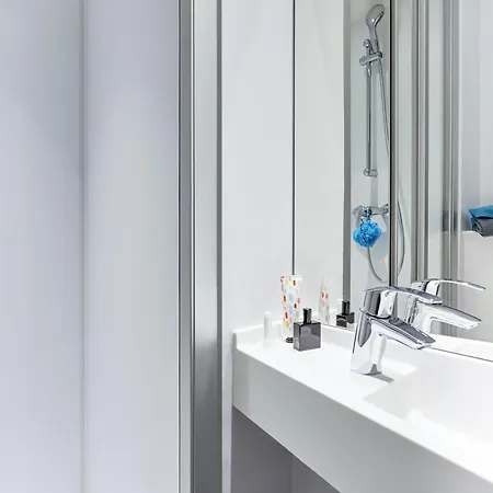 Hotelf1 Avranches Baie Du Mont Michel