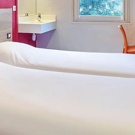 Hotelf1 Avranches Baie Du Mont Michel Saint-Quentin-sur-le-Homme