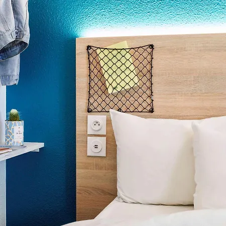 Hotelf1 Avranches Baie Du Mont Michel