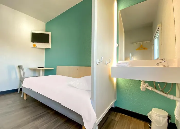 Hotelf1 Avranches Baie Du Mont Michel 3*