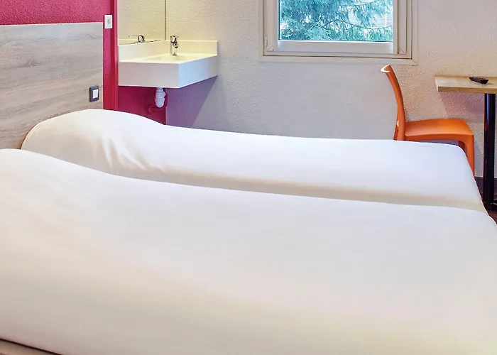 Hotelf1 Avranches Baie Du Mont Michel Saint-Quentin-sur-le-Homme